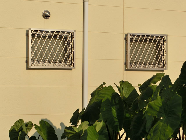アルミヒシクロス面格子　１階窓の防犯対策　名古屋市南区